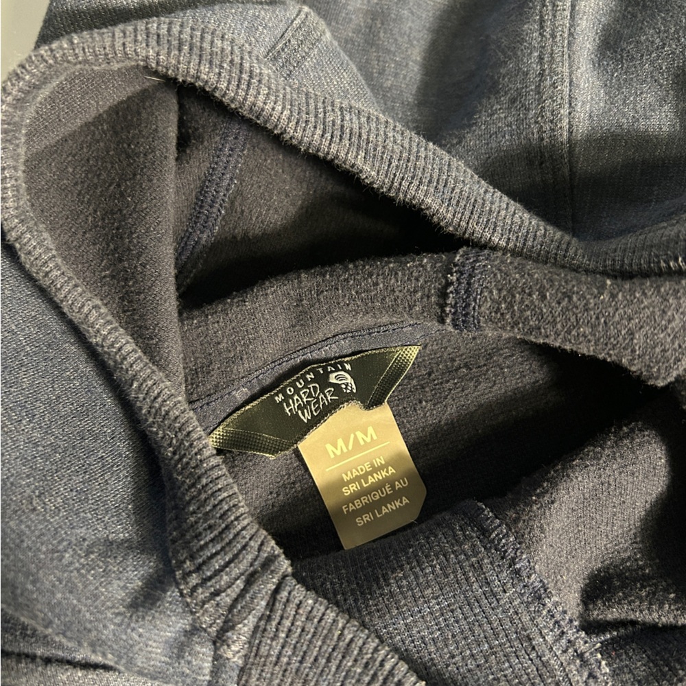 Mountain Hardware pullover - Picture 4 of 5